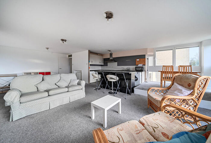 2 Bedroom Apartment For Sale In Durdham Park, Bristol, BS6