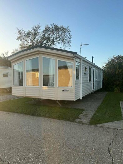 2 Bedroom Park Home For Sale In Manor Road, Hayling Island, PO11