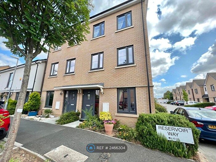 4 Bedroom Semi-Detached House To Rent In Reservoir Way, Ilford, IG6