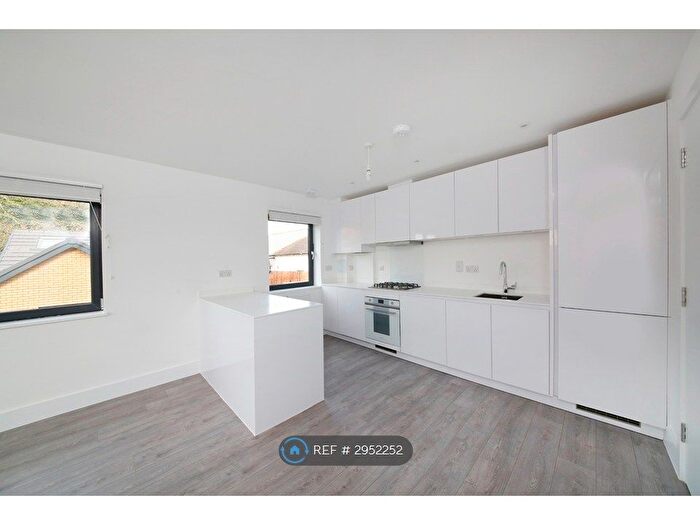 1 Bedroom Flat To Rent In Paul Court, London, SE19