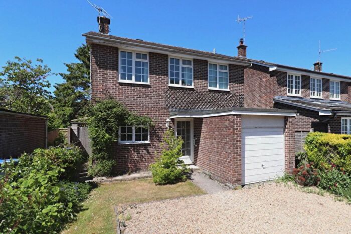 3 Bedroom Detached House For Sale In River Park, Marlborough, SN8