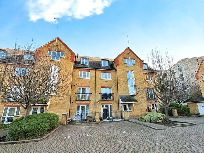 2 Bedroom Flat To Rent In Turner Street, London, E16