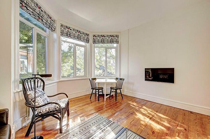2 Bedroom Apartment To Rent In Fitzjohns Avenue, Hampstead, NW3