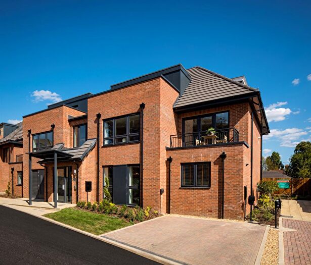 3 Bedroom Flat For Sale In Newbury Mews, Wessex Close, Ilford, IG3