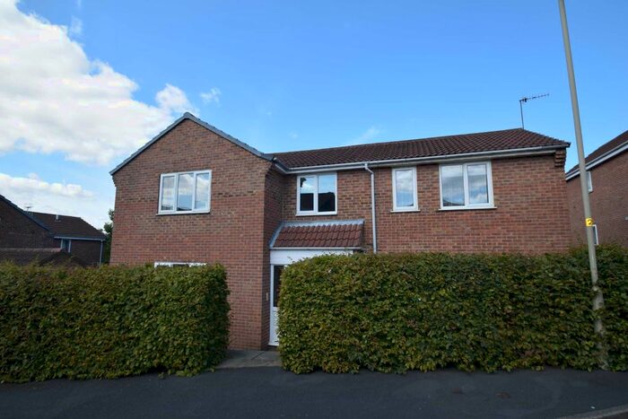 Studio To Rent In Hildenley Close, Scarborough, North Yorkshire, YO12