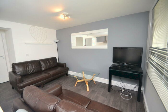 5 Bedroom Semi-Detached House To Rent In Finchley Road, Fallowfield, Manchester, M14