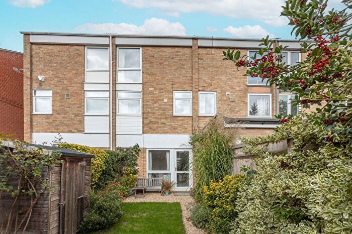 3 Bedroom Terraced House For Sale In Harefields, Oxford, OX2