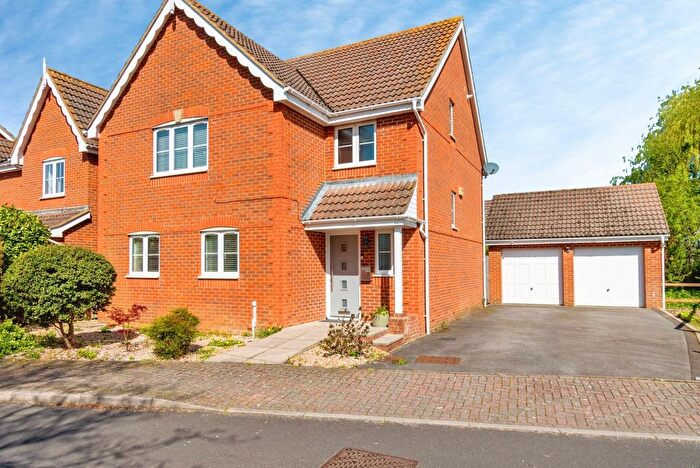 5 Bedroom Detached House For Sale In Hawkers Close, Totton, Southampton, Hampshire, SO40