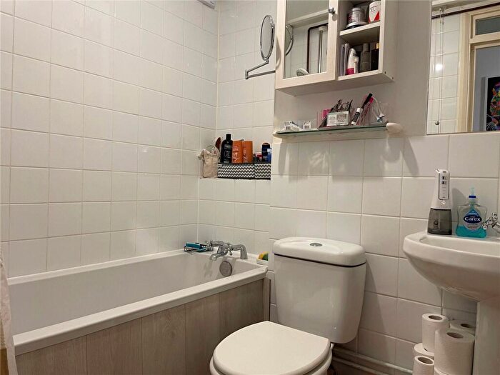 1 Bedroom Apartment To Rent In Syon Lodge, Burnt Ash Hill, London, SE12