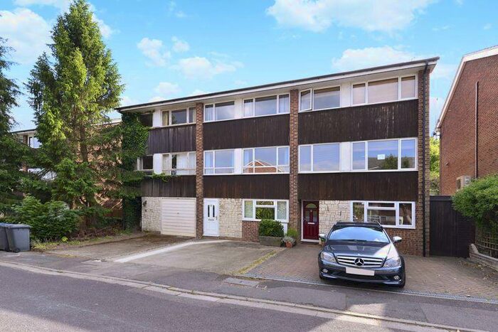 4 Bedroom Terraced House To Rent In Hall Close, Godalming, GU7