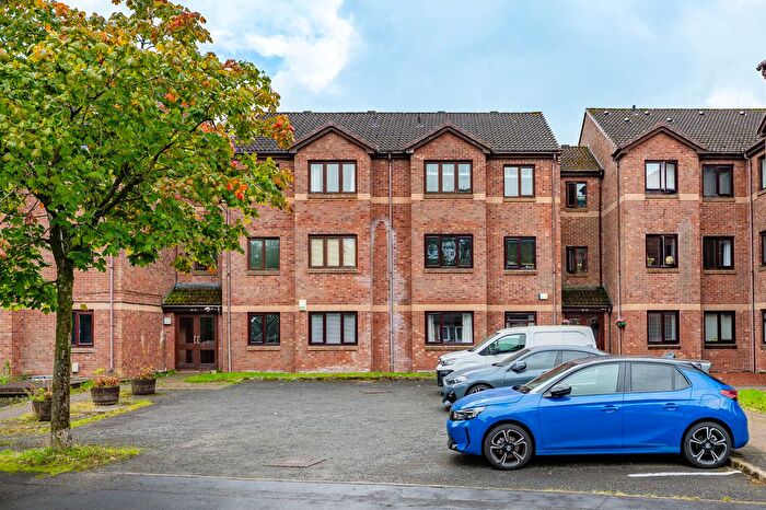 2 Bedroom Flat For Sale In Mahon Court, Moodiesburn, Glasgow, G69