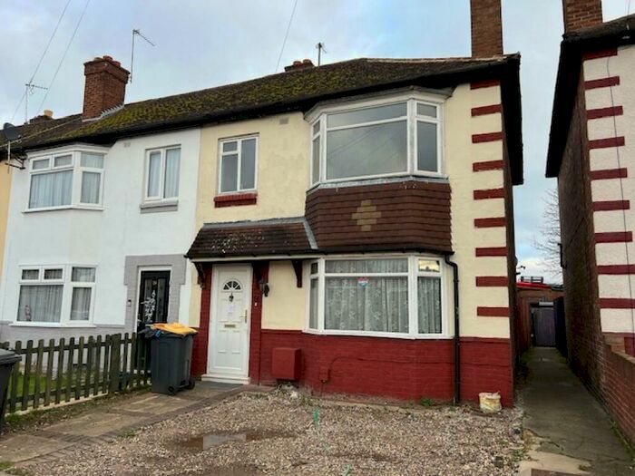 3 Bedroom End Of Terrace House To Rent In Broad Avenue, Bedford, MK42