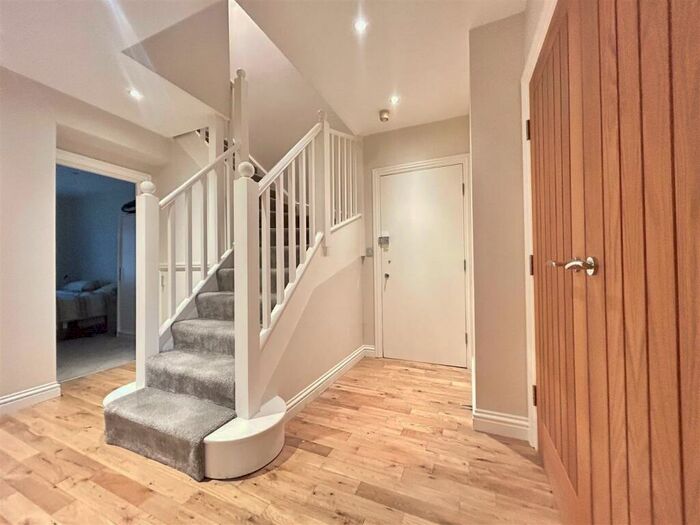 2 Bedroom Duplex To Rent In Evron Place, Hertford, SG14