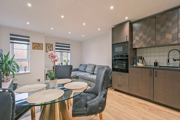 2 Bedroom Flat For Sale In Beckton, Beckton, London, E6