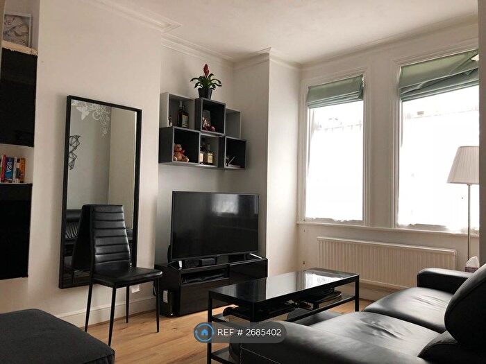1 Bedroom Flat To Rent In Fortescue Road, London, SW19