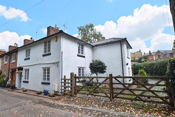 3 Bedroom House For Sale In Railway Terrace, Ruabon, LL14