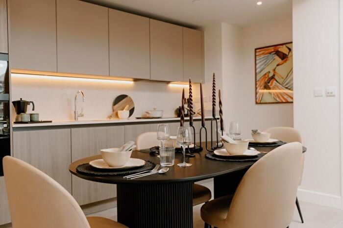 3 Bedroom Flat To Rent In Embassy Boulevard, London, SW11