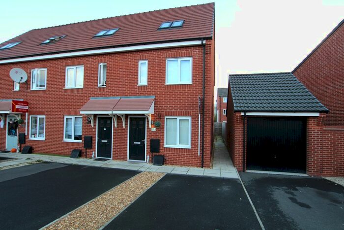 3 Bedroom End Of Terrace House To Rent In Pountain Close, Burton-On-Trent, DE14