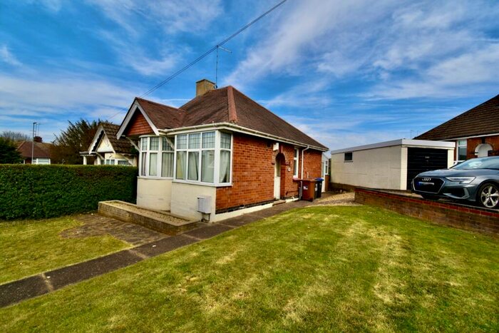 2 Bedroom Semi-Detached Bungalow To Rent In Kingsley Road Northampton, NN2