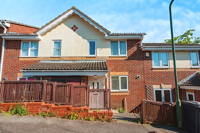 2 Bedroom Terraced House For Sale In Moss Way, Dartford, Kent, DA2