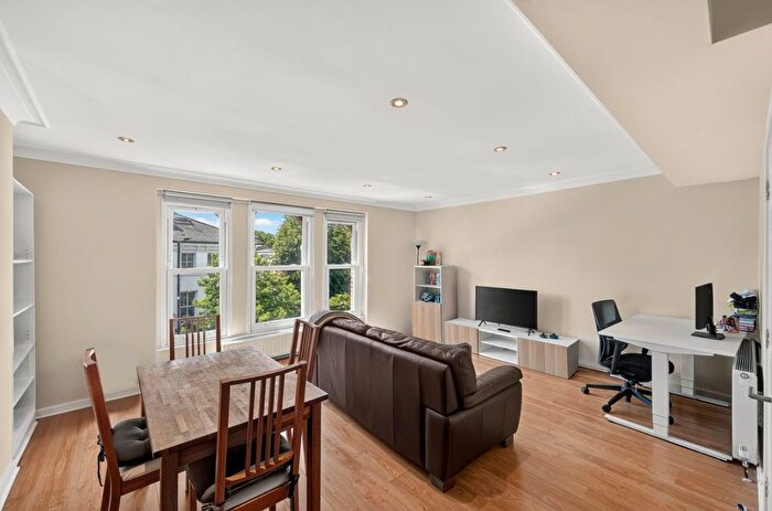 2 Bedroom Flat To Rent In Upper Richmond Road, Putney Hill, SW15
