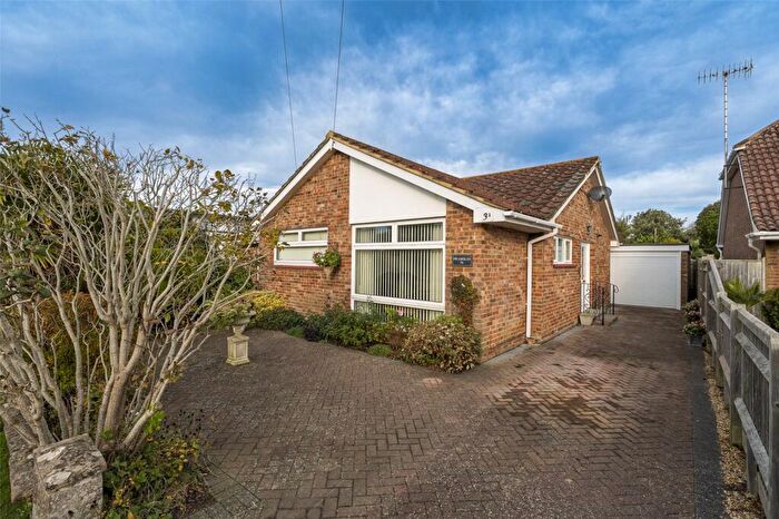 1 Bedroom Bungalow For Sale In Beehive Lane, Ferring, Worthing, West Sussex, BN12