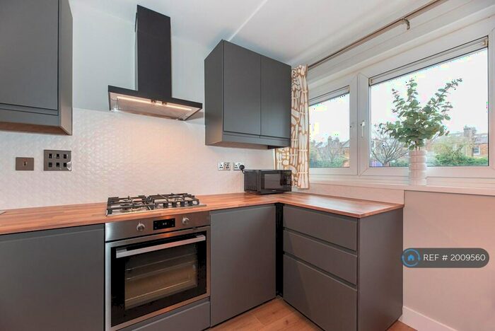 3 Bedroom Flat To Rent In Archway, London, N19