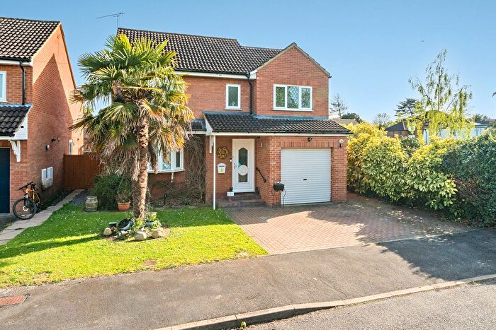 4 Bedroom Detached House For Sale In Somerford Close, Maidenhead, SL6