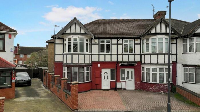 2 Bedroom Flat For Sale In Hunters Grove, Harrow, HA3