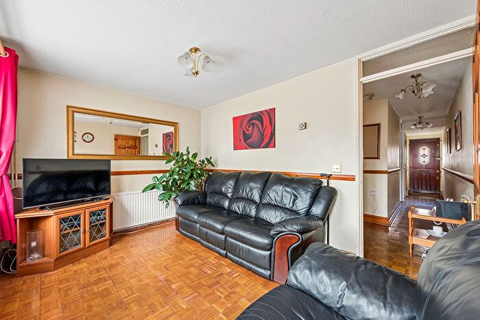 2 Bedroom Terraced House For Sale In Harrow Road, Leytonstone, E11