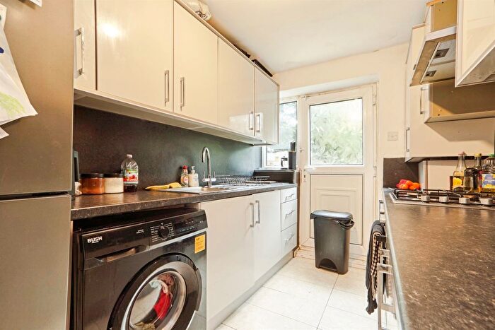 3 Bedroom Terraced House For Sale In Hough End Avenue, Leeds, LS13