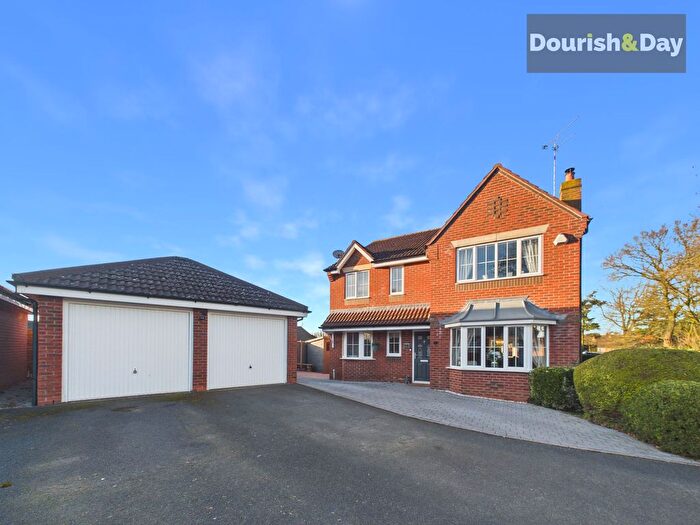 4 Bedroom Detached House For Sale In Chestnut Drive, Moss Pit, Stafford, ST17