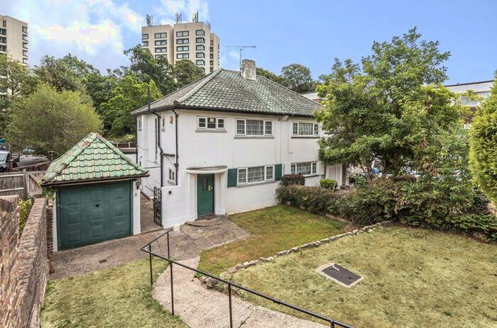 3 Bedroom Semi-Detached House To Rent In Violet Lane, Croydon, CR0