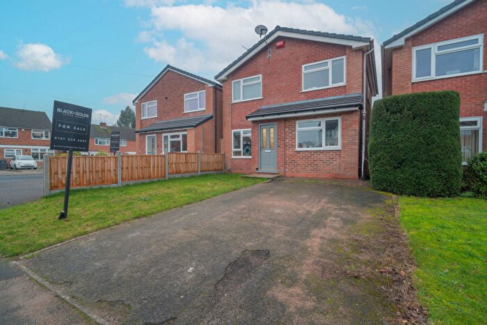 3 Bedroom Detached House For Sale In Nairn Close, Birmingham, B28