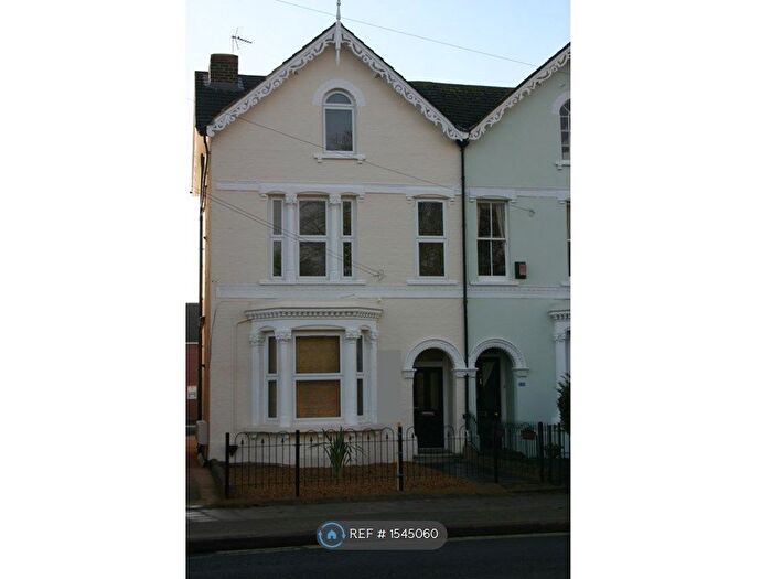 1 Bedroom Flat To Rent In Wendover Road, Aylesbury, HP21