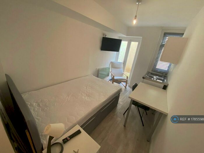 Studio To Rent In Bedford Place, Brighton, BN1