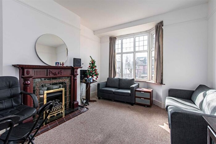 5 Bedroom Detached House To Rent In Harlaxton Drive, Lenton, Nottingham, NG7