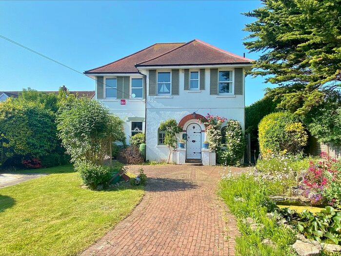 4 Bedroom Detached House To Rent In Hill Head Road, Hill Head, Fareham, PO14