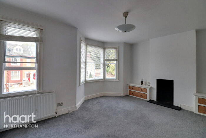 2 Bedroom End Of Terrace House To Rent In Semilong Road, Northampton, NN2