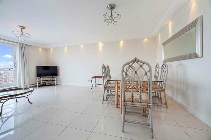 2 Bedroom Flat To Rent In Queensmead, St. John's Wood Park, St. John's Wood, NW8