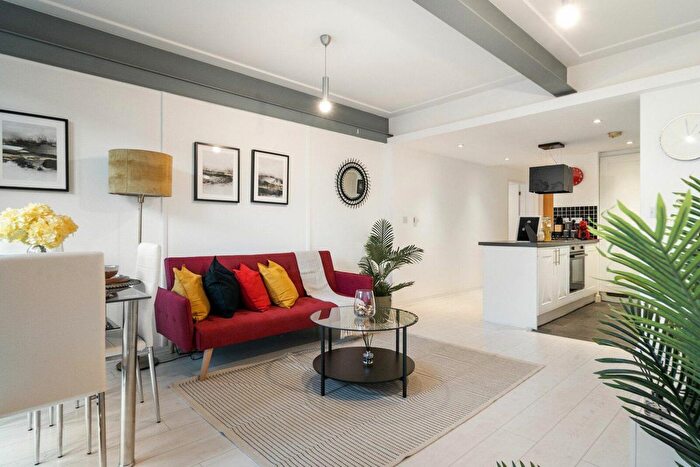 2 Bedroom Flat To Rent In Burford Road, Stratford, London, E15