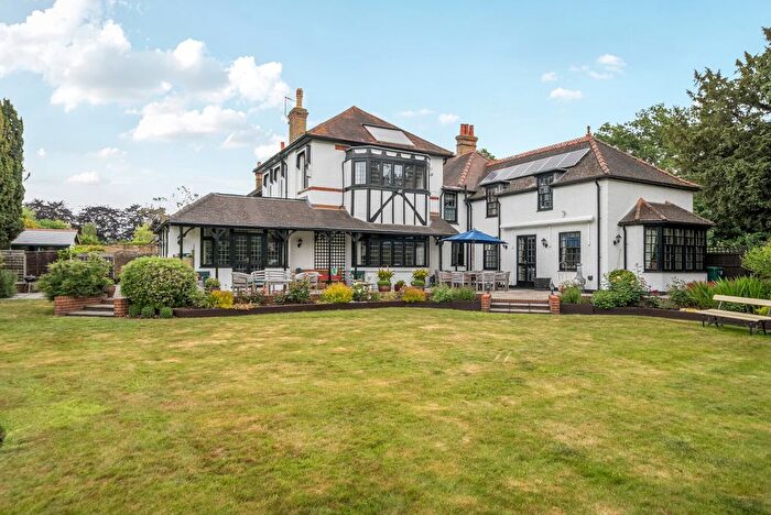6 Bedroom Detached House For Sale In Ashford Road, Laleham, TW18