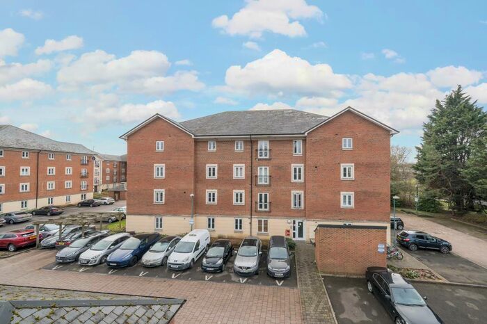 2 Bedroom Apartment To Rent In Brunel Crescent, Swindon, SN2