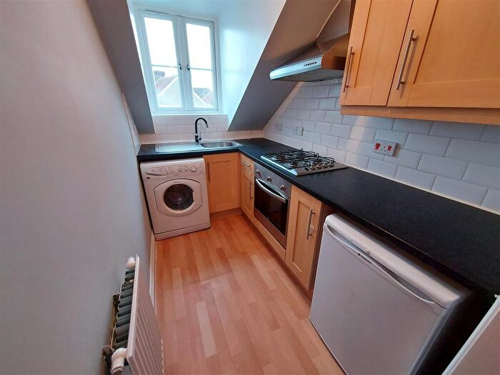 2 Bedroom Apartment To Rent In Downend Road, Kingswood, Bristol, BS15