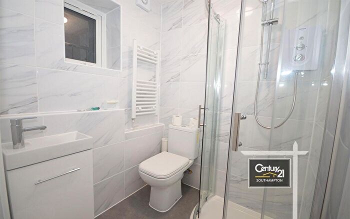 2 Bedroom Apartment To Rent In |Ref: |, East Street, Southampton, SO14