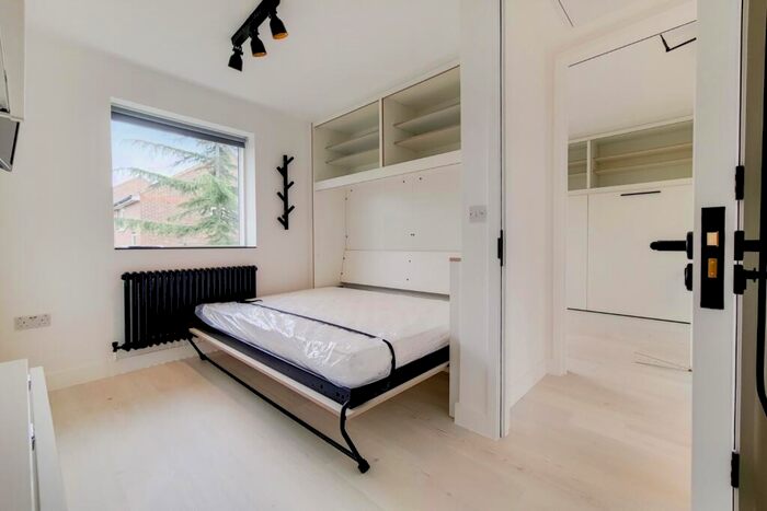 1 Bedroom Terraced House To Rent In Hospital Way, Hither Green, Lewisham, London, SE13