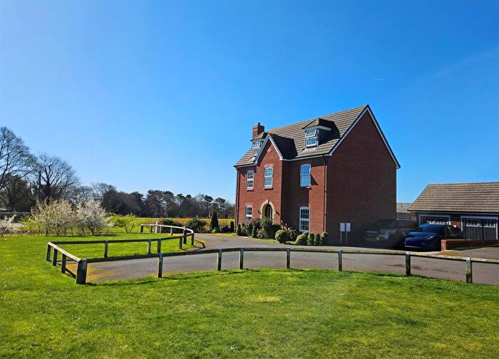 5 Bedroom Detached House For Sale In Barber Grove, Swanland, HU14