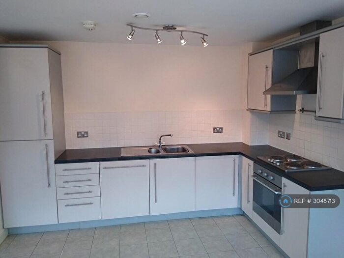 2 Bedroom Flat To Rent In Wren Nest Mill, Glossop, SK13