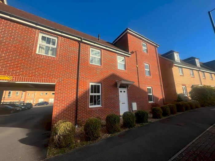 4 Bedroom Property To Rent In Coppice Pale, Chineham, Basingstoke, RG24