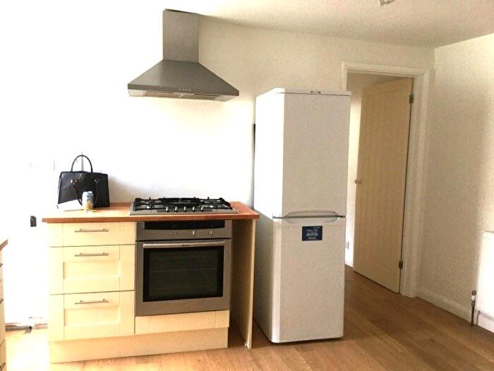 2 Bedroom Flat For Sale In Church Street, Godalming, Surrey, GU7